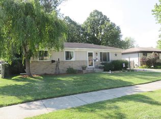 35741 Willis Ct, Clinton Township, MI 48035