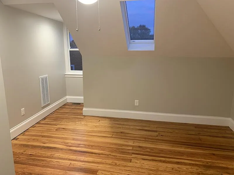 2 bed, 1.0 bath, $895 — Photo 3