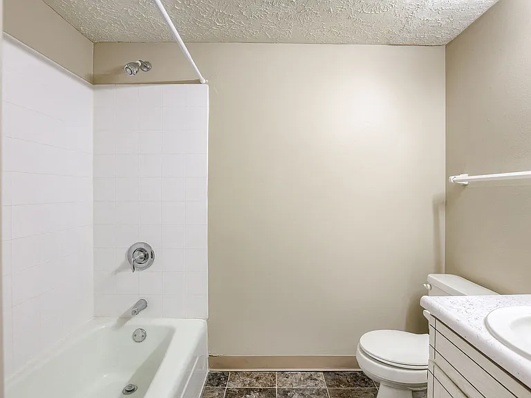Omaha, NE Stony Brook Apartments | 11A | Bathroom