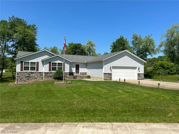 100 Cherokee Dr, Marietta, OH 45750