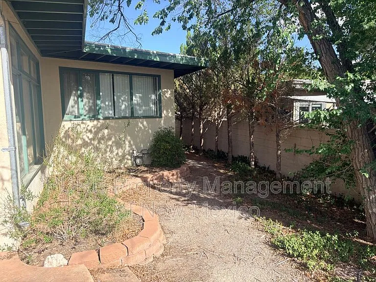1013 Richmond Dr SE — Photo 31