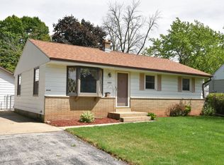 1426 S 171st St, New Berlin, WI 53151