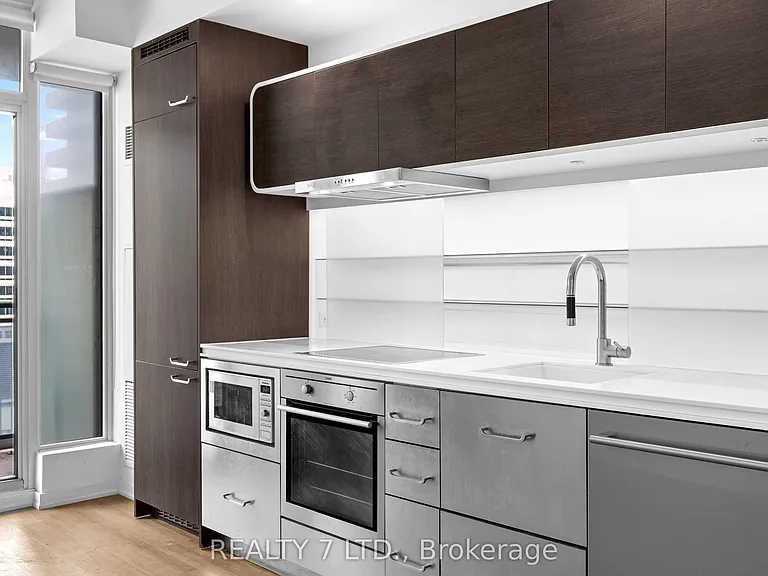 45 Charles St E #1808 — Photo 16