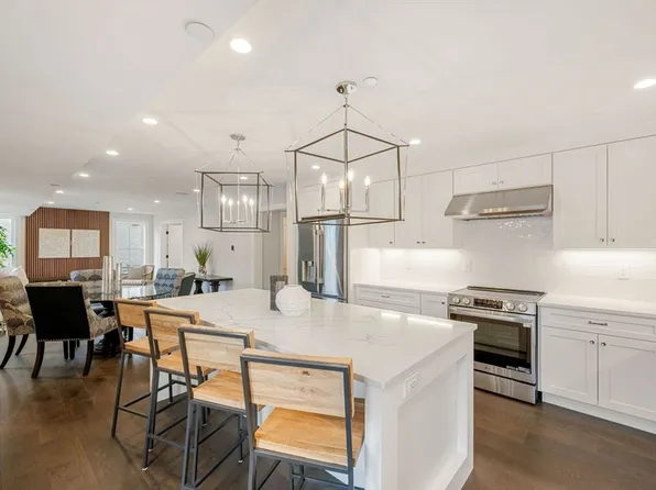 232 Bellevue St #2, Newton, MA 02458