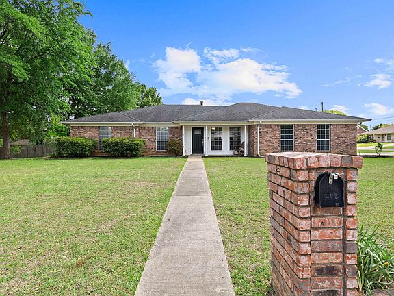 4th image of 202 Monterrey Ln