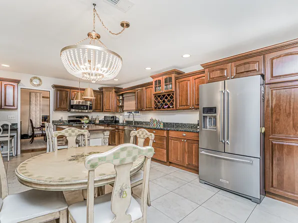 133 Goodwin Avenue image 14 of 53