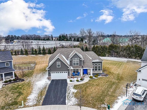 2nd image of 208 Drakefield Ct