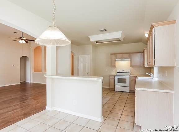 3rd image of 466 Walnut Heights Blvd
