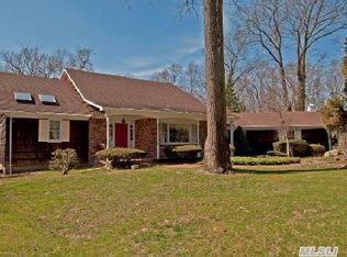 52 Farm Rd, Saint James, NY 11780