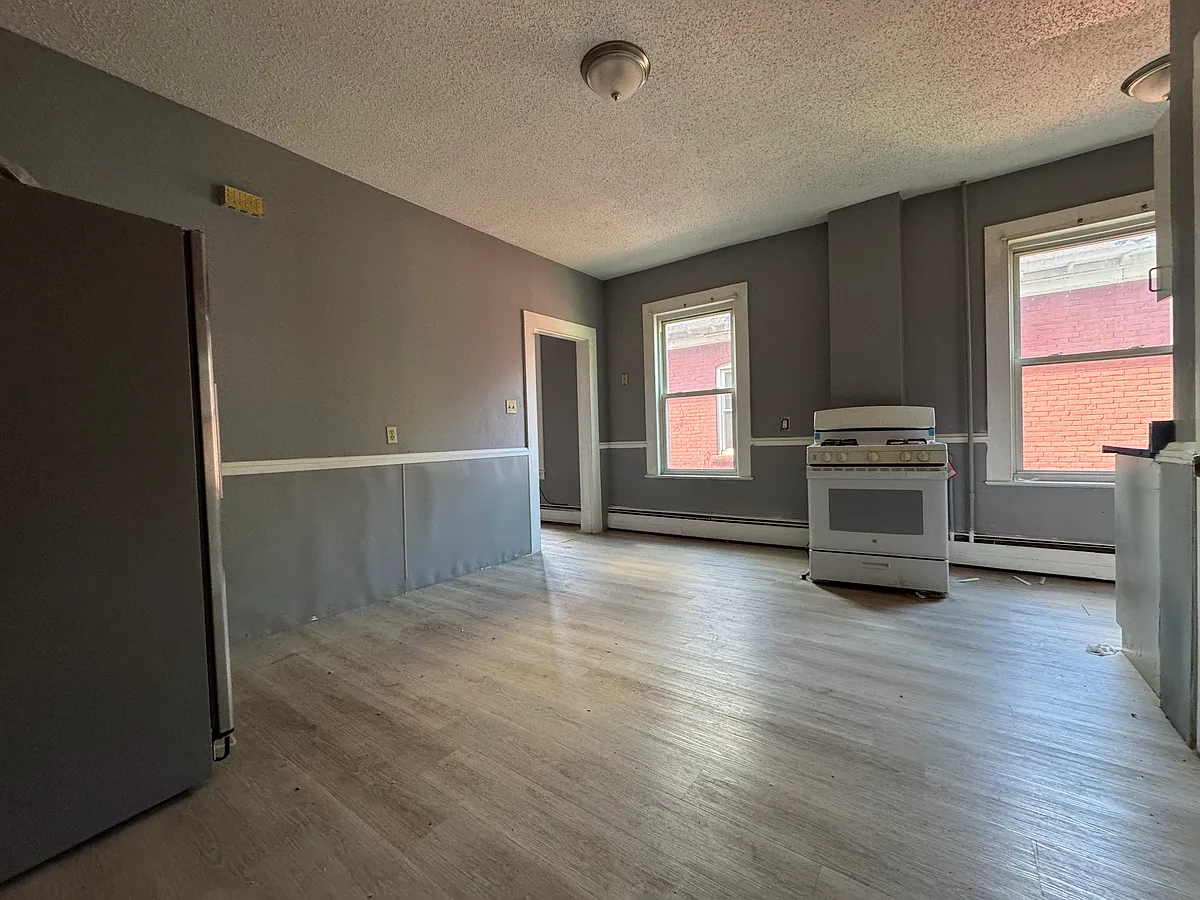 Building Photo - 208-210 Franklin Ave #2N