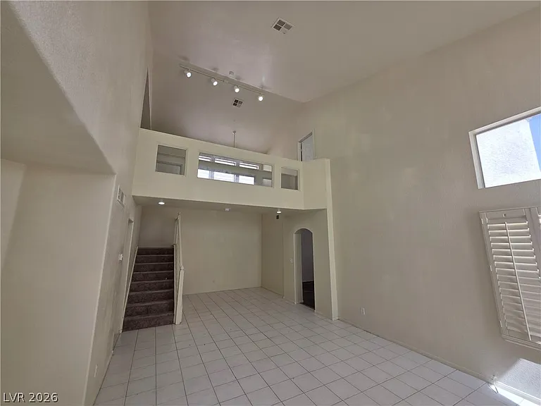 8008 Dover Shores Ave — Photo 45