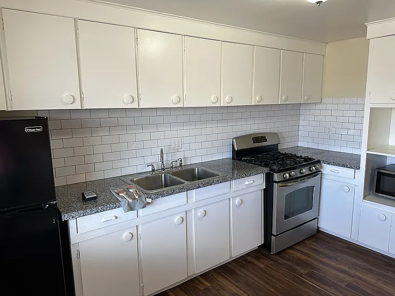4900 W 8th Ave #12 — Photo 2