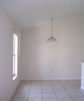 3rd image of 21 Roxton Ln