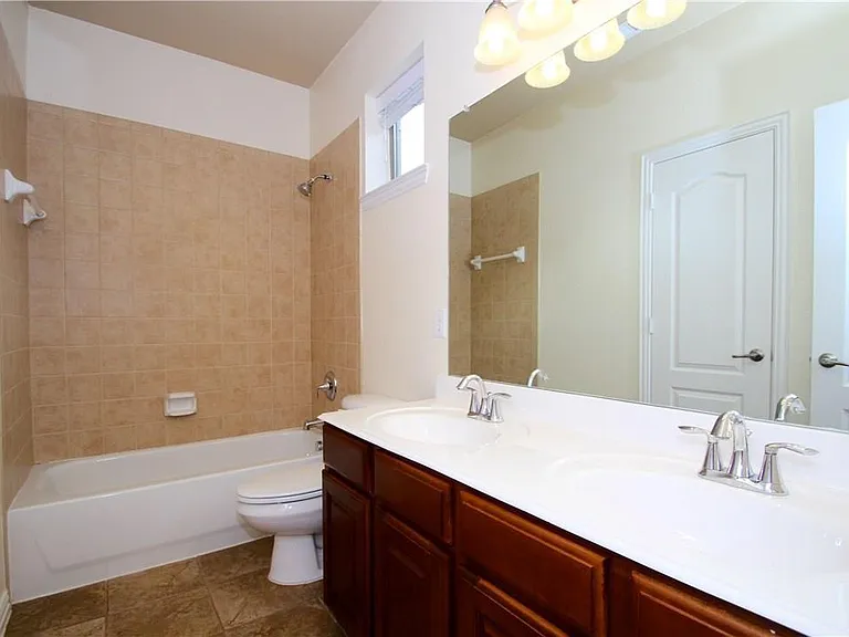 4233 Swan Forest Dr #E — Photo 6
