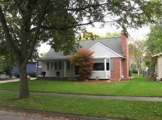 409 Hart St, Essexville, MI