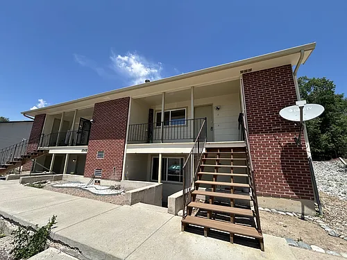 1048 Western Dr #4 Photo 1
