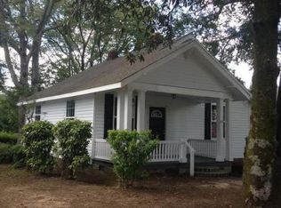 908 Stewart Ave, Chickamauga, GA 30707