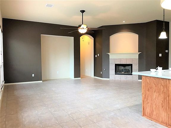 4th image of 2617 Independence Dr