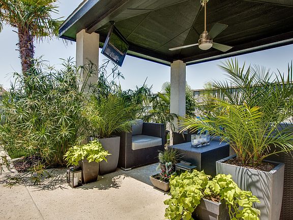 Outdoor Kitchen