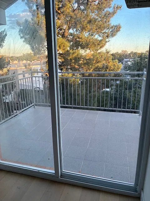 3 bed, 1200 sqft, $3,800 — Photo 2