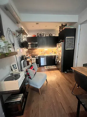 Rented by Nooklyn NYC LLC | media 13