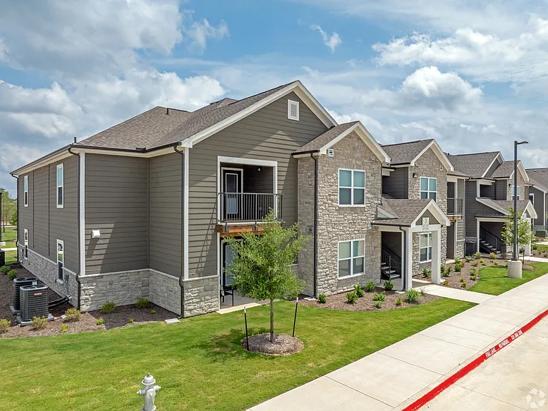 Carver Ridge Apartments — Photo 13