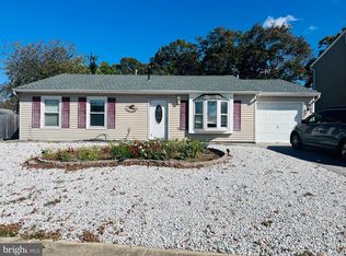 3 Admiral Ct, Barnegat, NJ 08005
