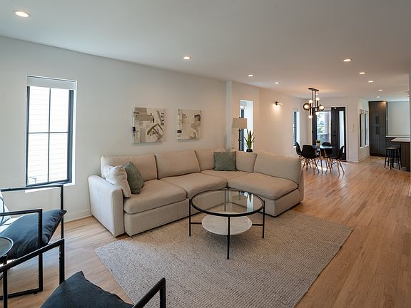 4th image of 1728 Summit St Unit 1