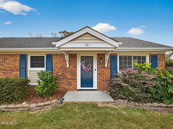 4th image of 141 Southwold Drive