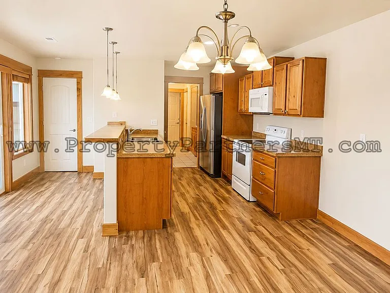 918 Flanders Creek Ave — Photo 3
