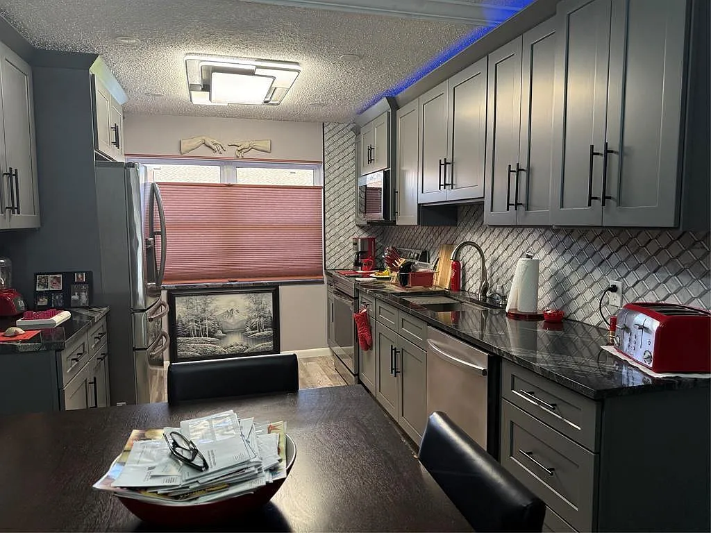 2 bed, 2.0 bath, 1120 sqft, $2,500 — Photo 3