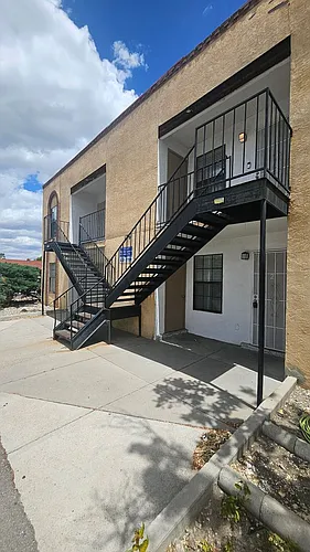 136 Erbbe St NE #1-4 Photo 1