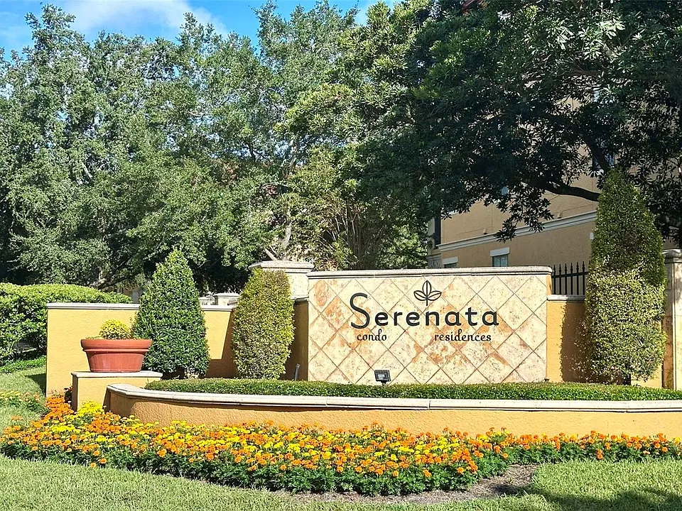 6177 Metrowest Blvd #208