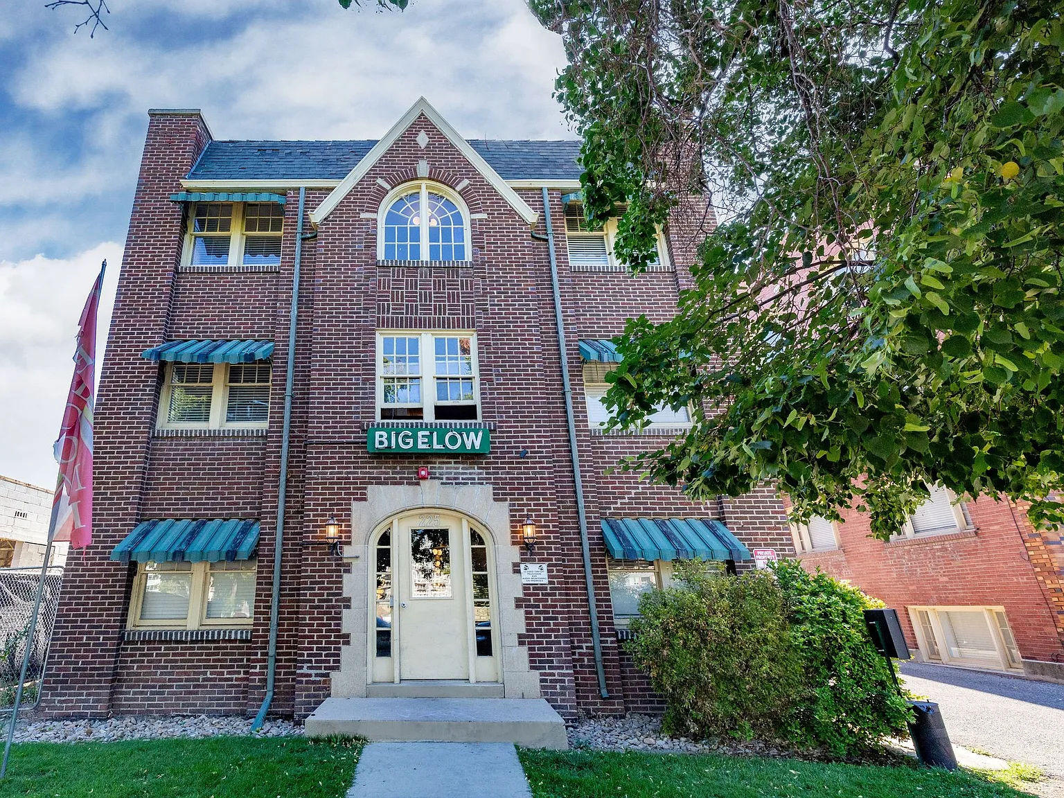 Bigelow Chapman Apartments — Photo 1