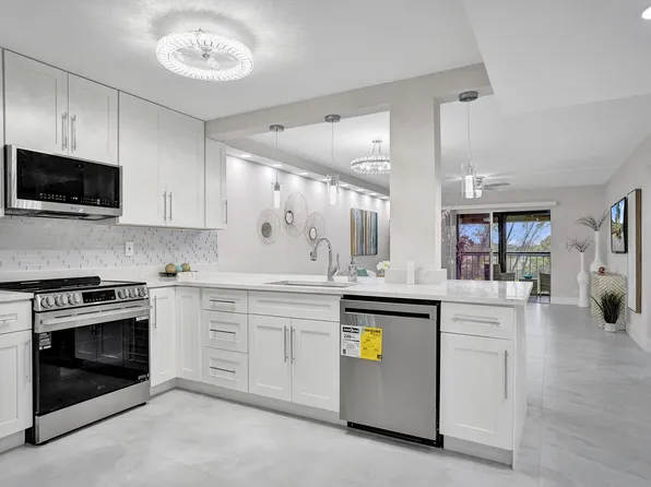 7146 Huntington Lane #402, Delray Beach, FL 33446