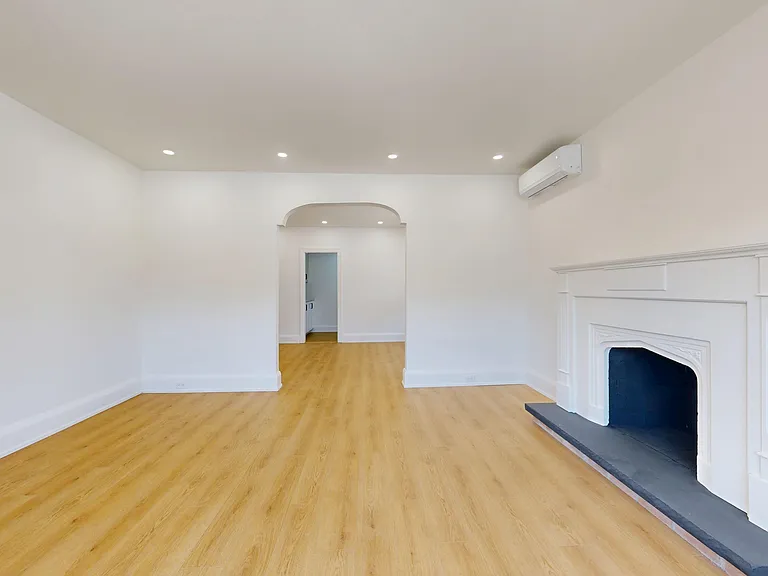 1214 Avenue Rd — Photo 26