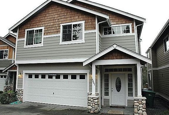 This Highlands home is on a private street, yet close to everything; schools, shopping, highways and bus lines!