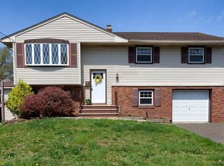 1071 Bordentown Ave, Parlin, NJ 08859