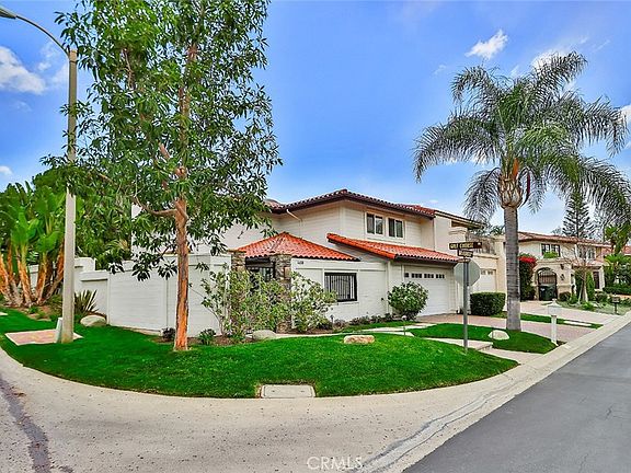 3rd image of 4658 Tam O Shanter Dr