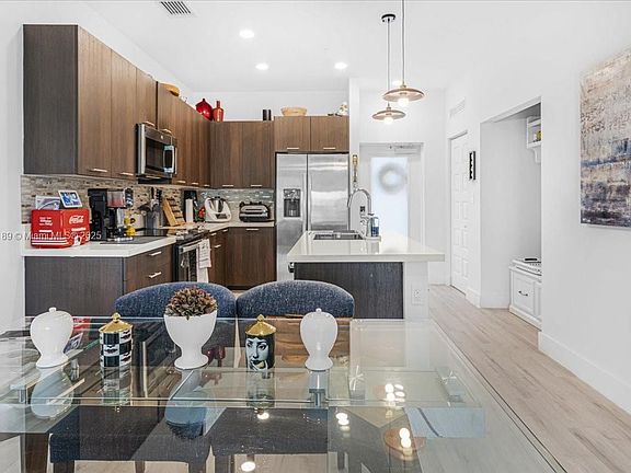 5th image of 8301 NW 41st St Unit 309