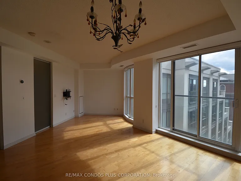 18 Beverley St #801 — Photo 22