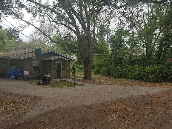 2nd image of 414 Greenbay Ln