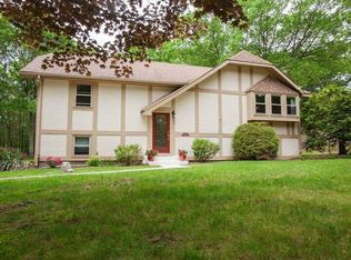 132 Bishop Hill Rd, Johnston, RI 02919