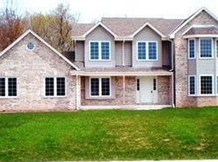 9528 N Carlotta Ln, Brown Deer, WI 53223