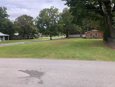 2nd image of 310 Beaufort Rd