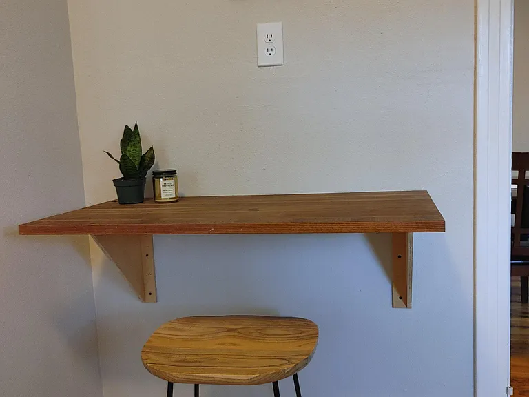 Work station