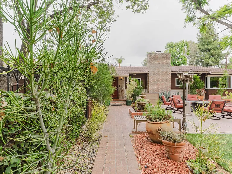 13405 Tiara St — Photo 1