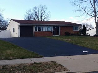 3 Newman Rd, Kendall Park, NJ 08824