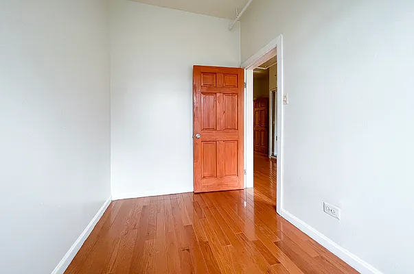 Rented by Coldwell Banker Warburg | media 20