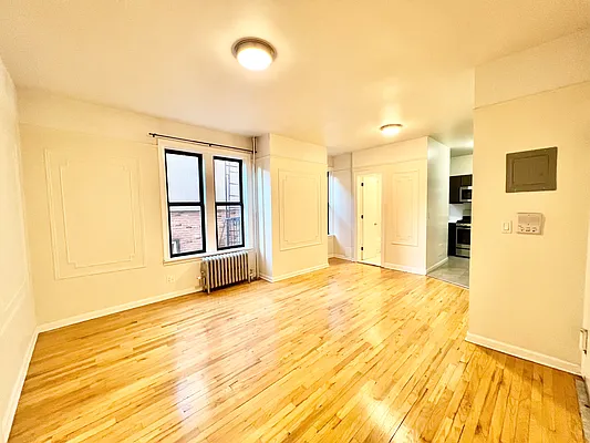 Rented by A&E Real Estate Management | media 6